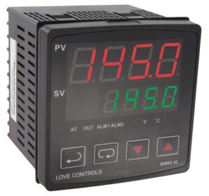 DWYER 4C 1/4 din temperature controller